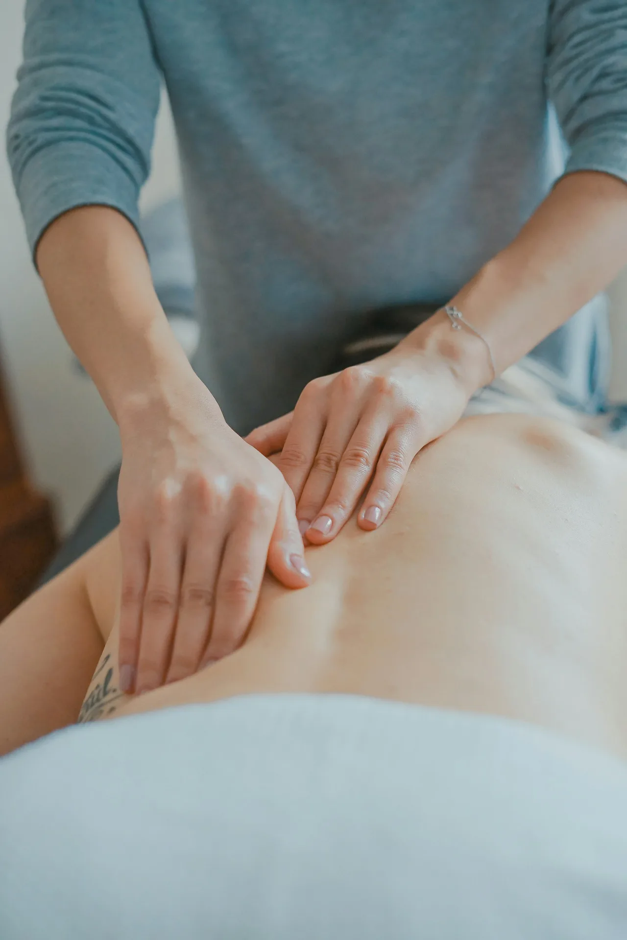 Geste doux de digitopuncture